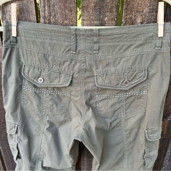 Kühl Kontra Roll Up Sage Cargo Convertible Capri Pants / Bermuda Shorts Sz 6 - Picture 11 of 16